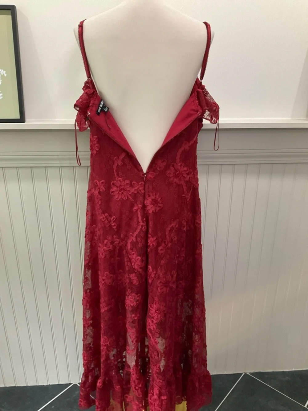 Steve Madden Wine Red Floral Lace Midi Dress Large Ruffle NWOT Adjustable Straps